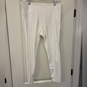 NWT ATHLETA Stay Fly Reflective Snake 7/8 Tight White Women’s Size Medium